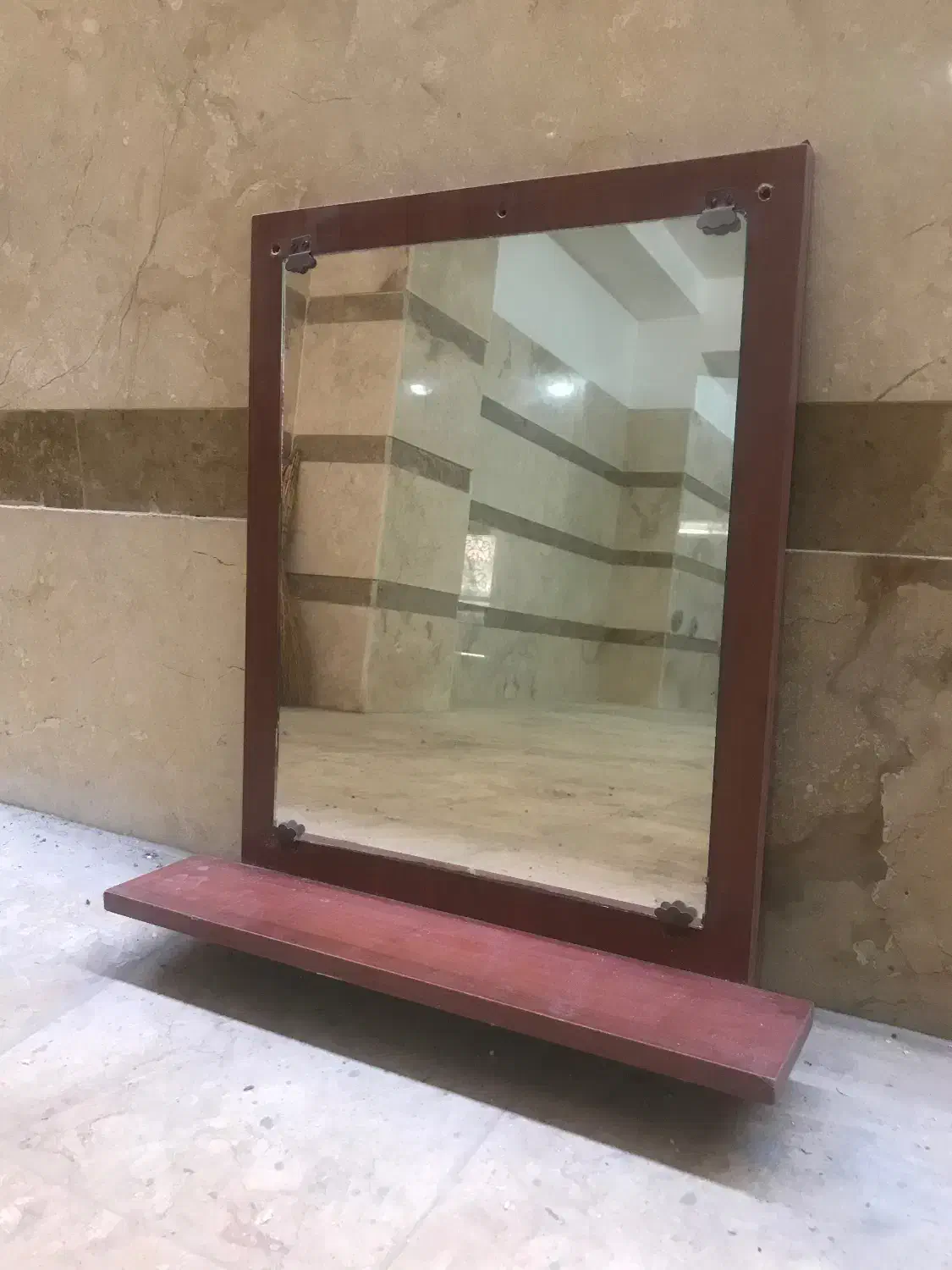 آینه ام دی اف|آینه|ساری, |دیوار