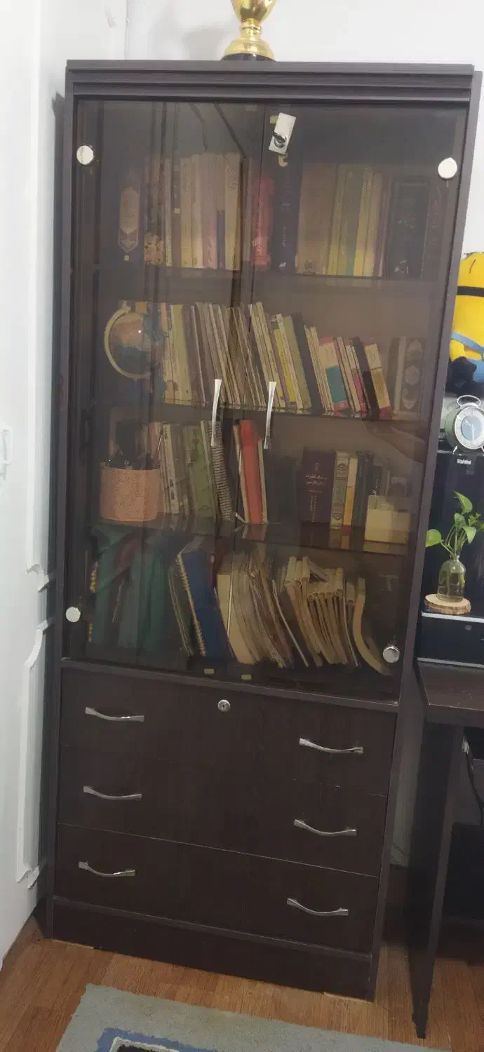 کتابخانه  با ۳ کشو بزرگ جادار میز تحریربا کشو|میز تحریر و کامپیوتر|شیراز, اصلاح‌نژاد|دیوار