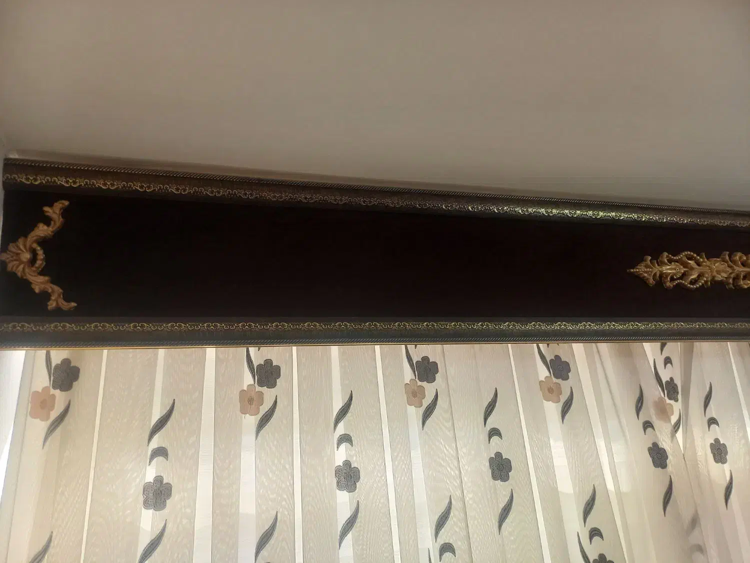 کتیبه پرده|پرده، رانر، رومیزی|فولادشهر, مسکن مهر فولادشهر|دیوار