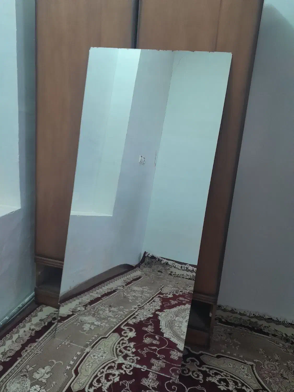 آینه قدی|آینه|خوی, |دیوار