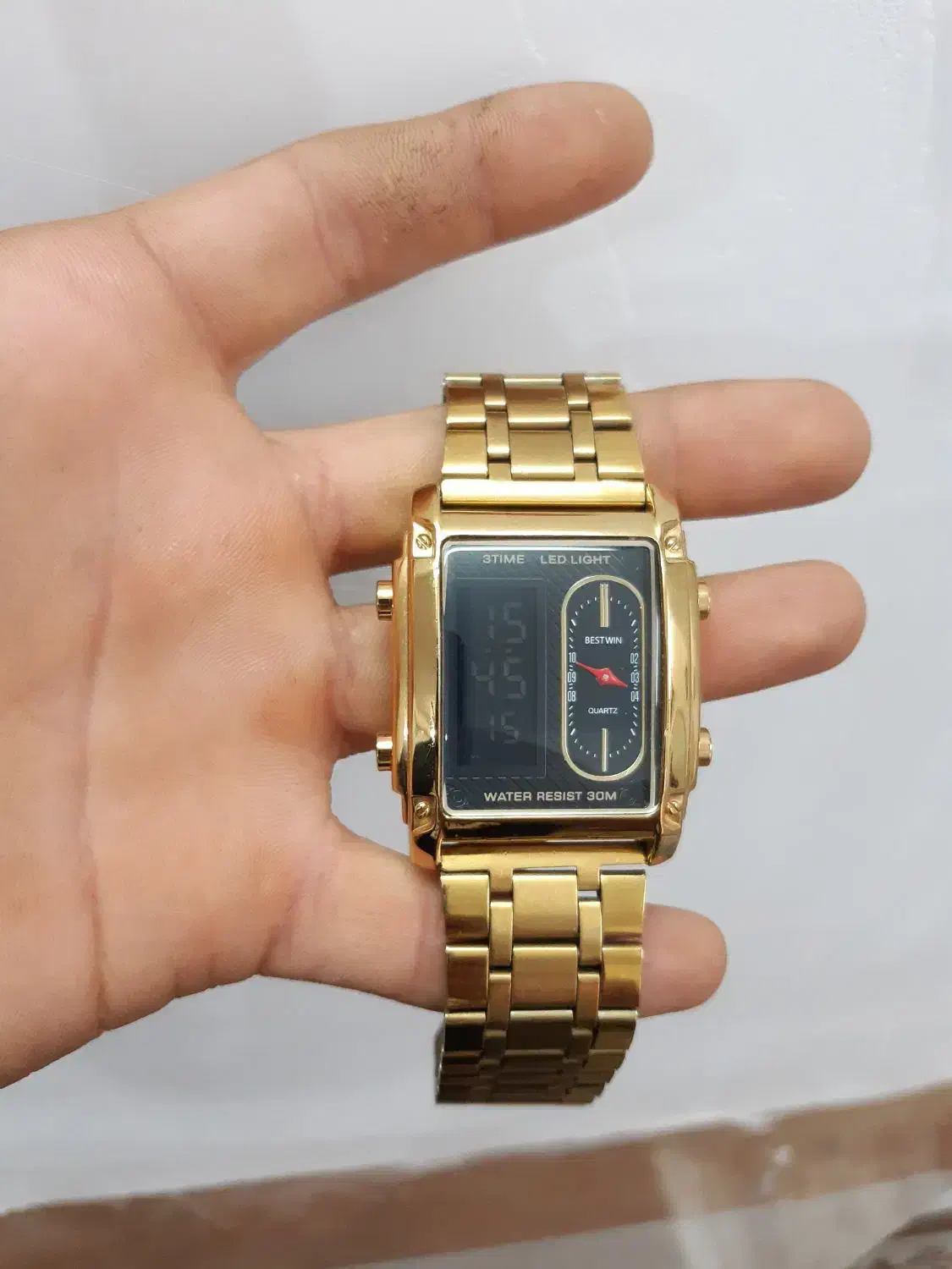 ساعت مچی|ساعت|قم, چهل اختران|دیوار