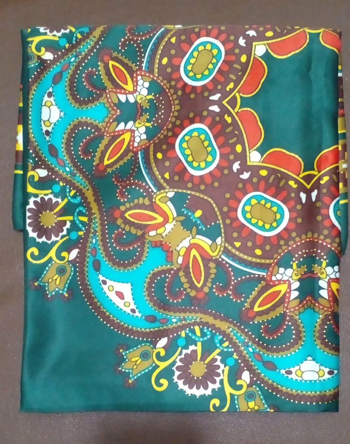 روسری|لباس|خوی, |دیوار