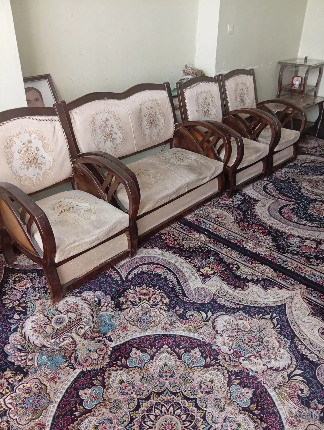 یک دست مبل ۱۲ نفره|مبلمان خانگی و میز عسلی|شهرضا, |دیوار