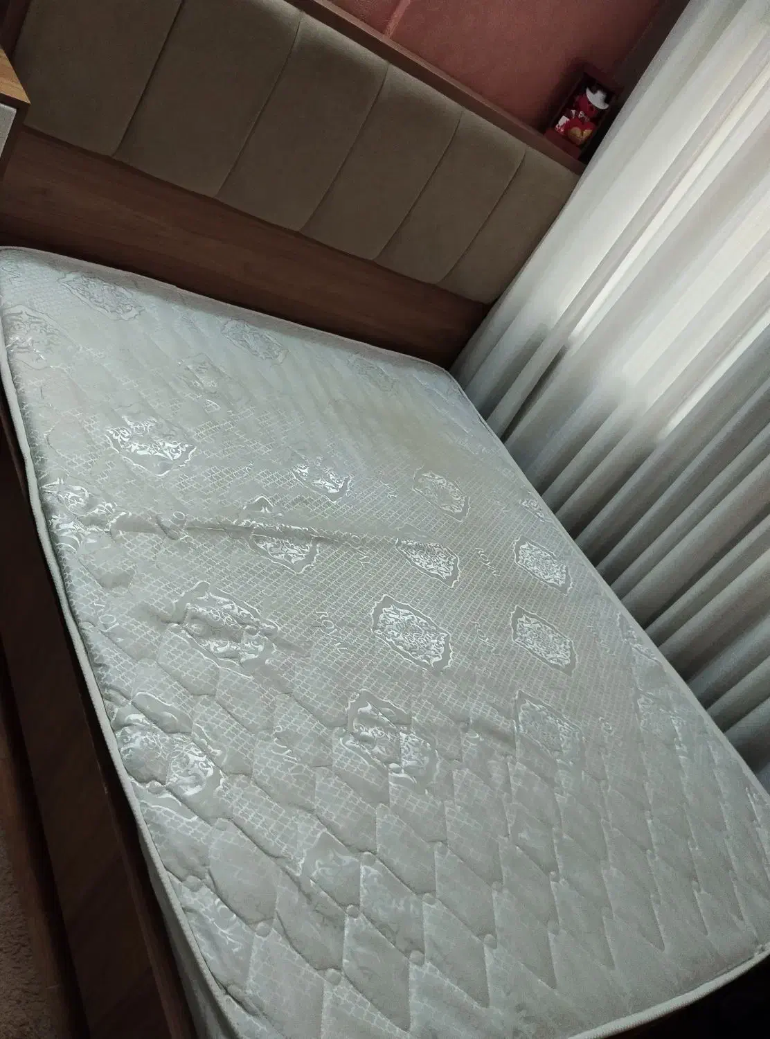 تختخواب به همراه تشک رویال|تخت و سرویس خواب|تهران, نازی‌آباد|دیوار