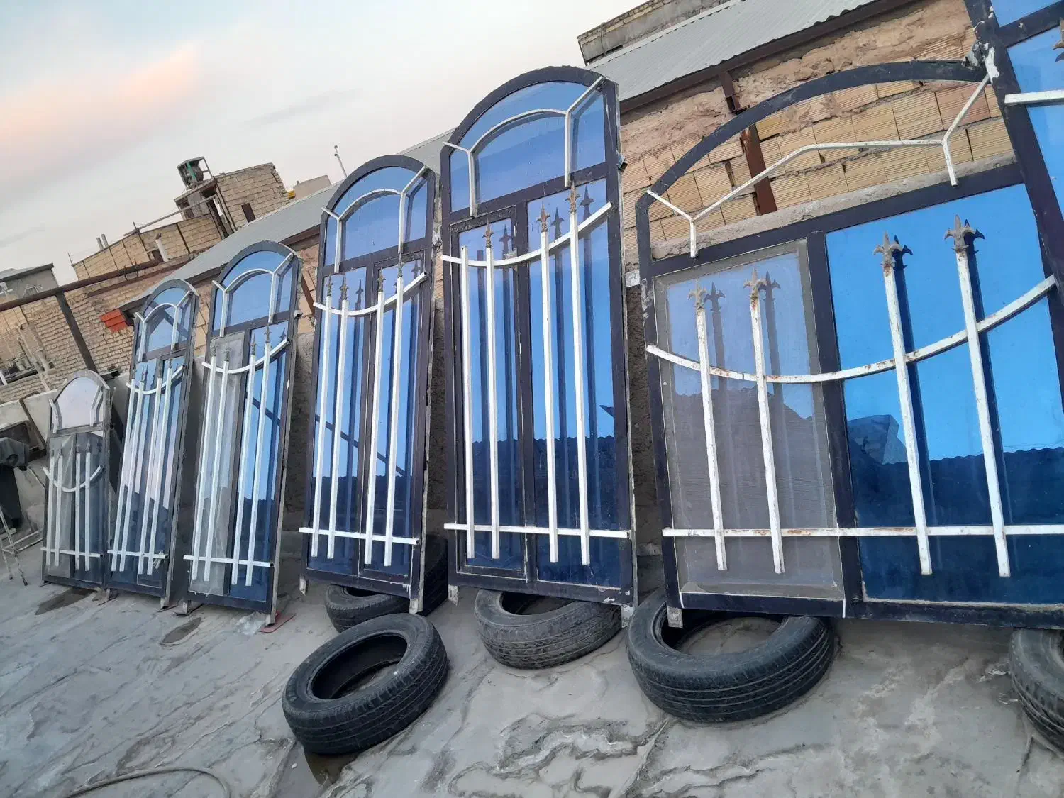 پنجره آماده|مصالح و تجهیزات ساختمان|قم, شاد قلی|دیوار