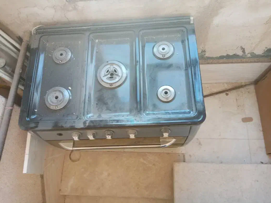 گاز پنج شعله و ساعت دیواری|اجاق گاز و لوازم برقی پخت‌وپز|سنندج, |دیوار