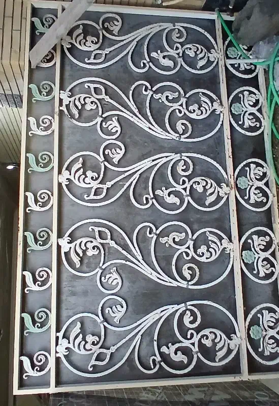 درب اهنی|کلکسیون اشیاء عتیقه|قشم, |دیوار