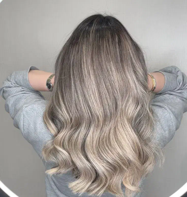 نیازمند مدل برای رنگ و لایت برای تکمیل البوم کاری|خدمات آرایشگری و زیبایی|باغ بهادران, |دیوار