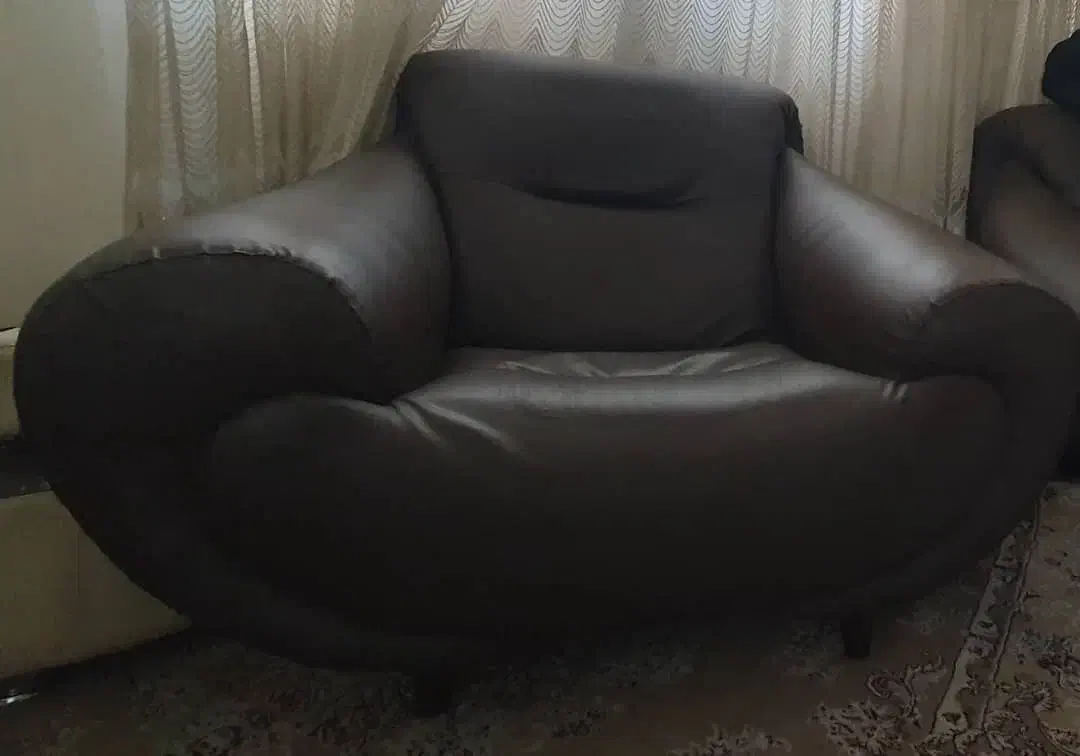 مبل راحتی ۴ نفره|مبلمان خانگی و میز عسلی|پرند, فاز ۱|دیوار