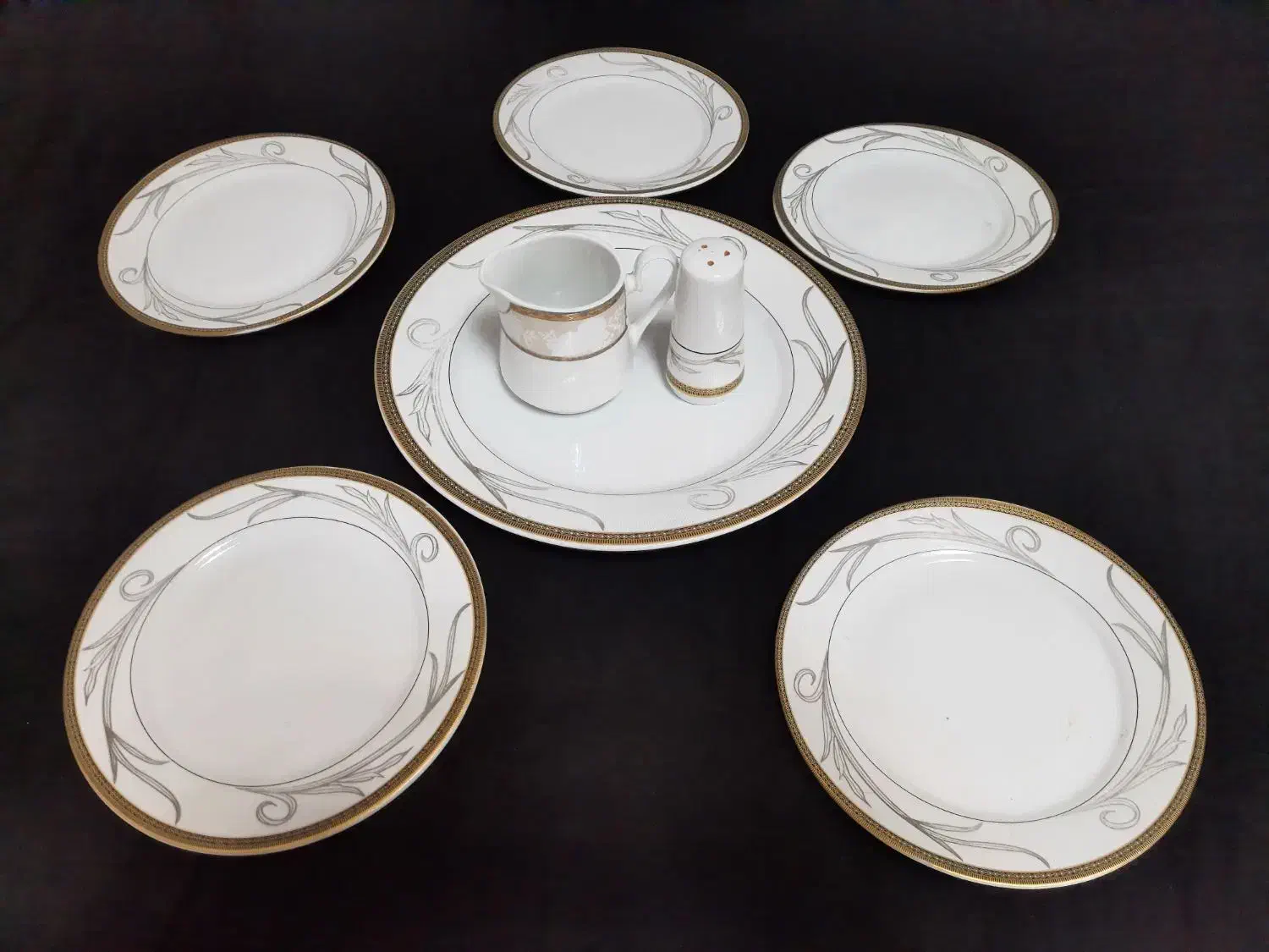 تابه ترازو بشقاب متکا ساعت مچی|ظروف سرو و پذیرایی|نیشابور, شهید بهشتی|دیوار