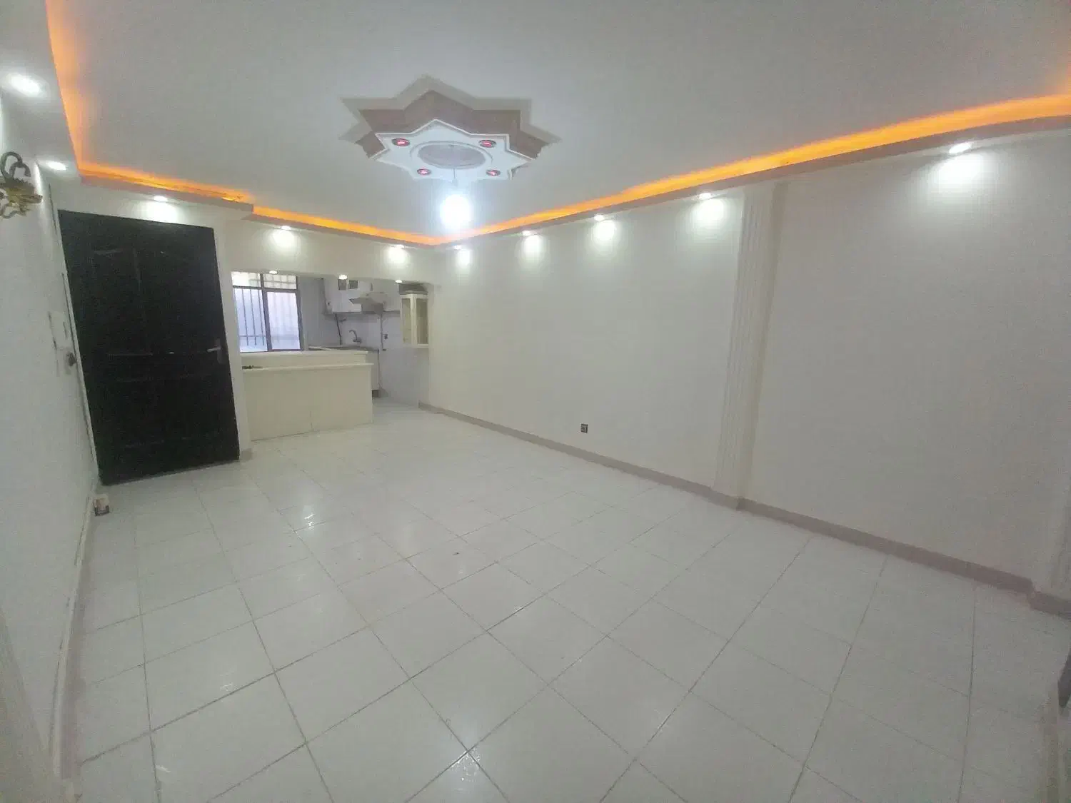 کد۲۸۵)۱۳۵ متری طبقه همکف کرسی بلند کرج مارلیک|فروش آپارتمان|ملارد, |دیوار