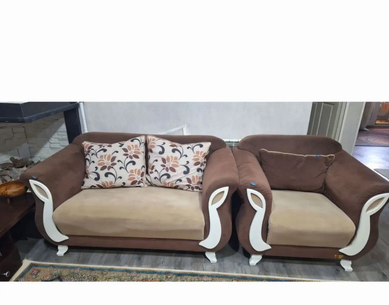 راحتی دست دو|مبلمان خانگی و میز عسلی|رشت, جهاد|دیوار