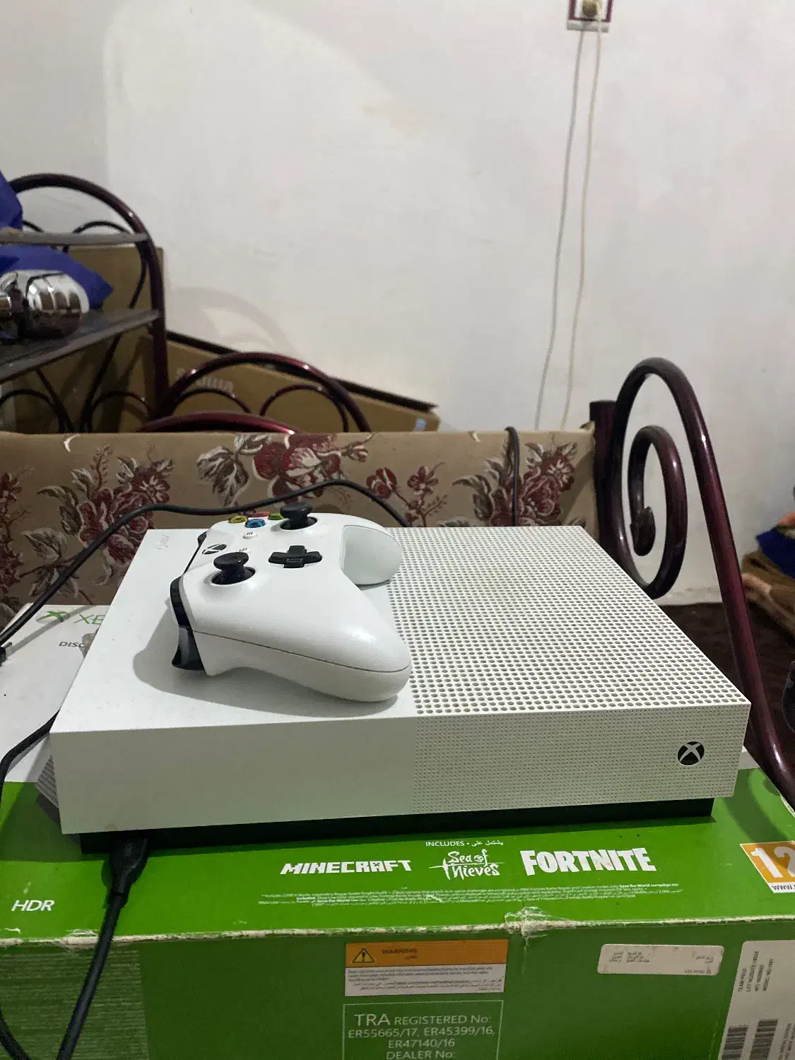 Xbox one s و مانیتور ۲۴ اسنوا|کنسول، بازی ویدئویی و آنلاین|آمل, |دیوار