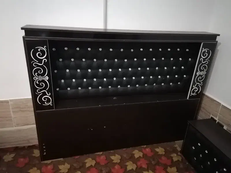 تخت خواب، خوشخواب،تلویزیون،میز تلویزیون،صندلی|تخت و سرویس خواب|شیراز, شهرک کوشکک|دیوار