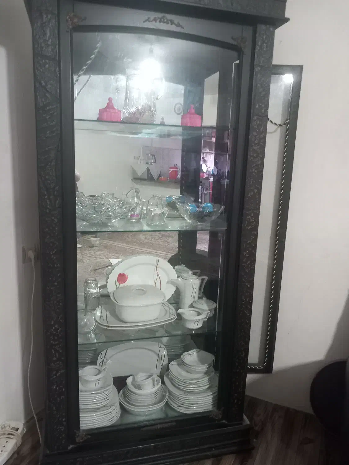 بوفه|بوفه، ویترین، کنسول|رشت, جماران|دیوار