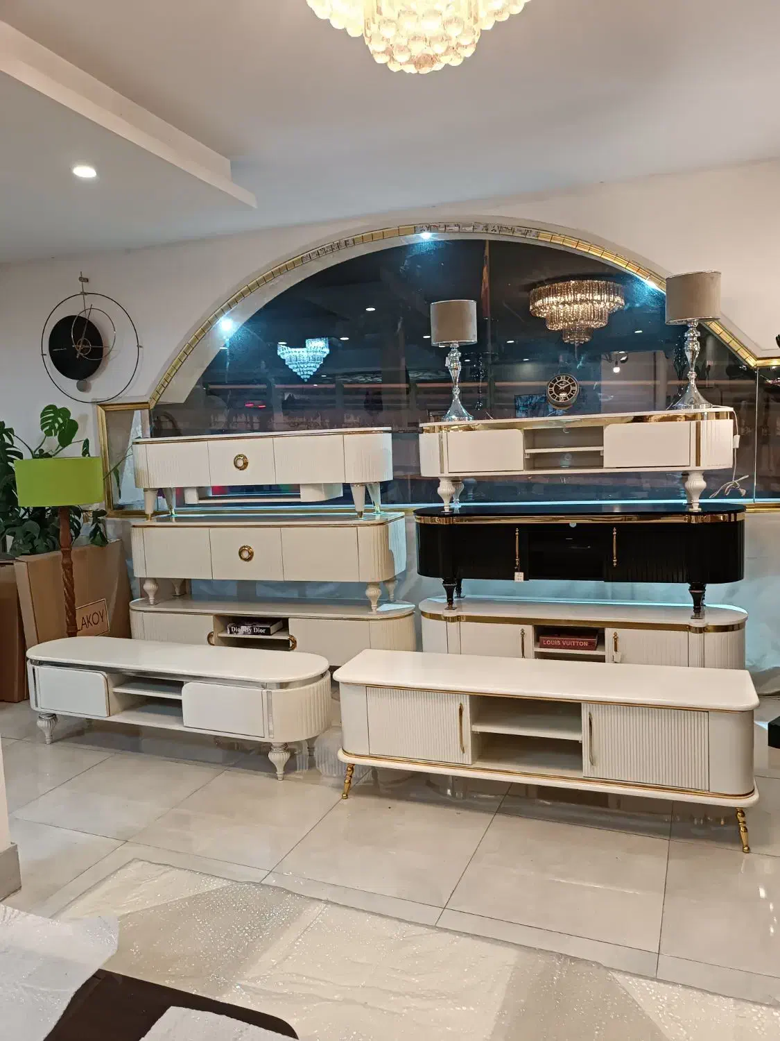 میز تلویزیون با کیفیت تضمینی|میز تلویزیون|رشت, استقامت ۱|دیوار