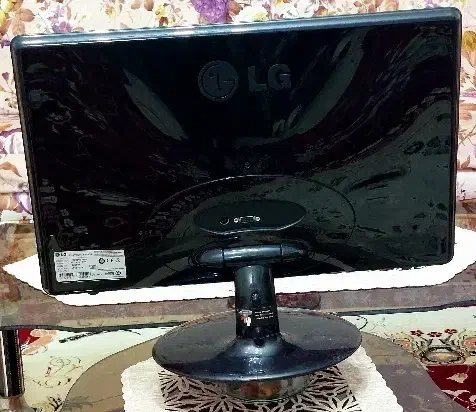 کامپیوتر|رایانه رومیزی|چالوس, |دیوار