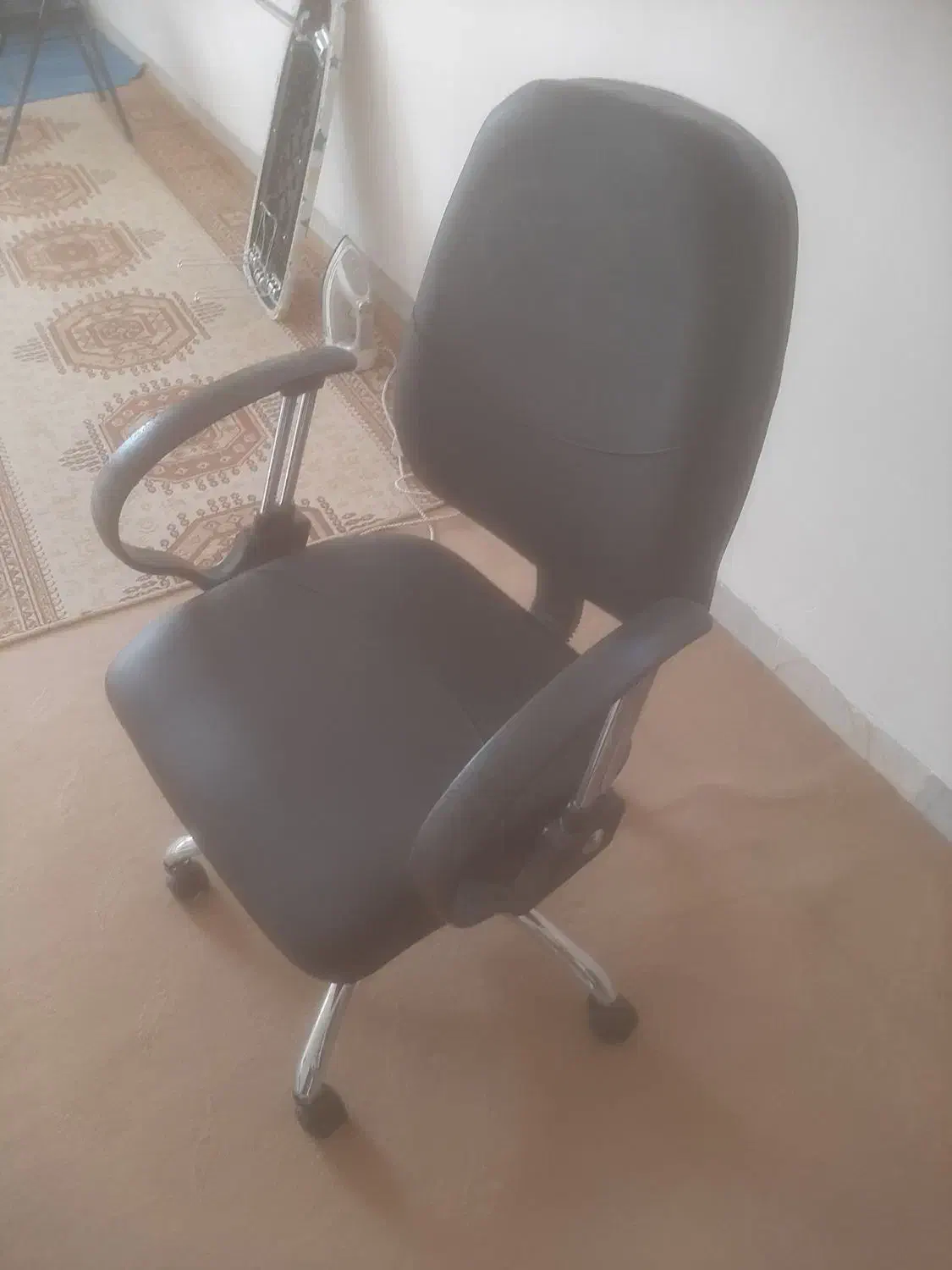 صندلی چرخدار در حد نو|مبلمان اداری|کرمان, |دیوار