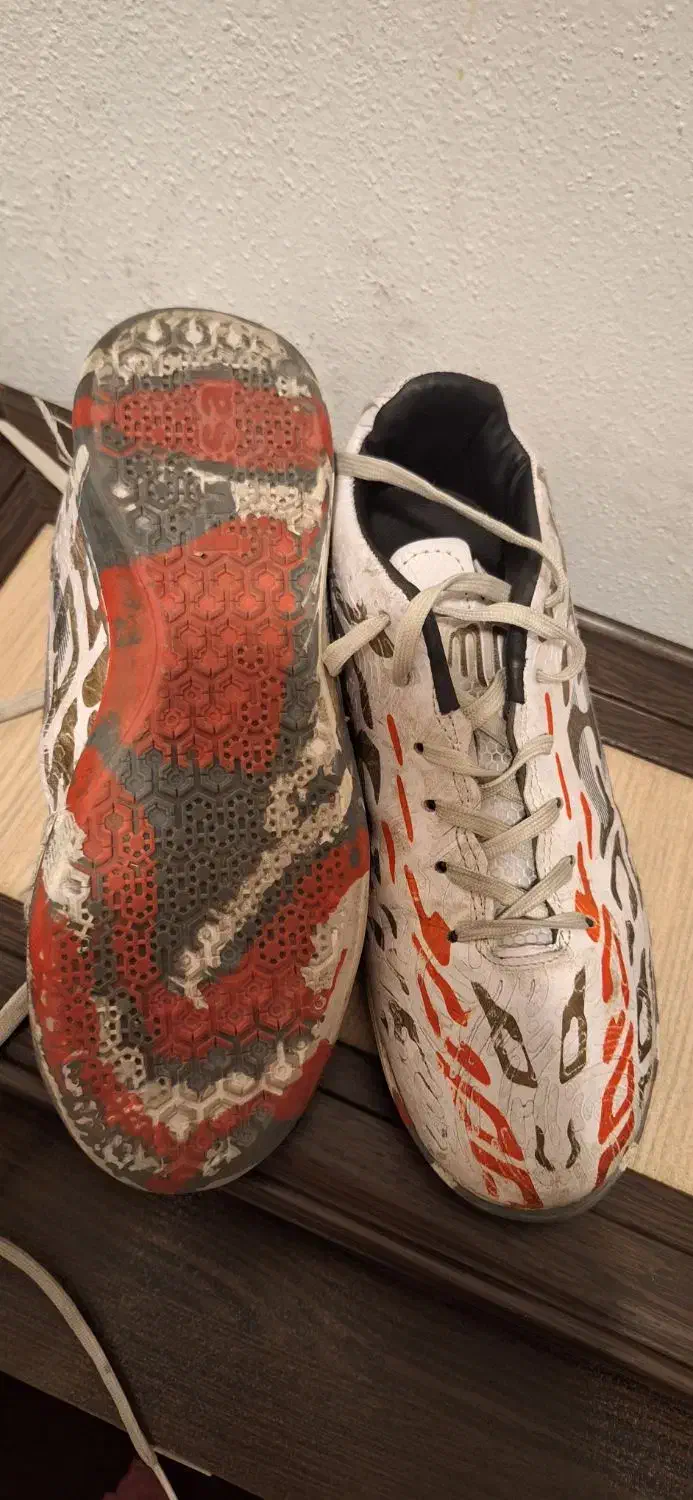 کفش فوتبال سالنی|کفش و لباس بچه|رشت, رودباری|دیوار