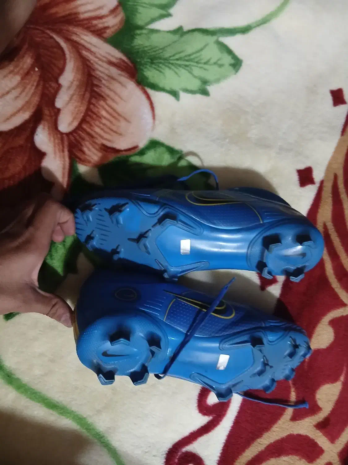 کفش|ورزش‌های توپی|قرق, |دیوار