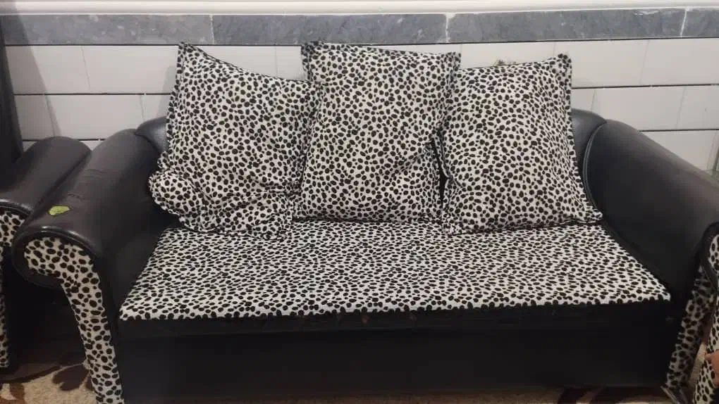 مبل ۷نفره بامیز شیشه ای وجاعسلی|مبلمان خانگی و میز عسلی|ایذه, |دیوار