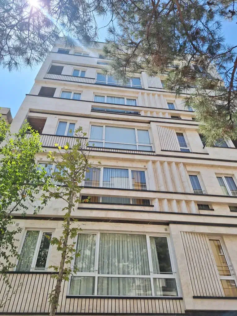 سرامیک و سنگ کار همراه با کارگر ساده( پروژه معتبر)|استخدام معماری، عمران و ساختمانی|تهران, تهرانپارس غربی|دیوار