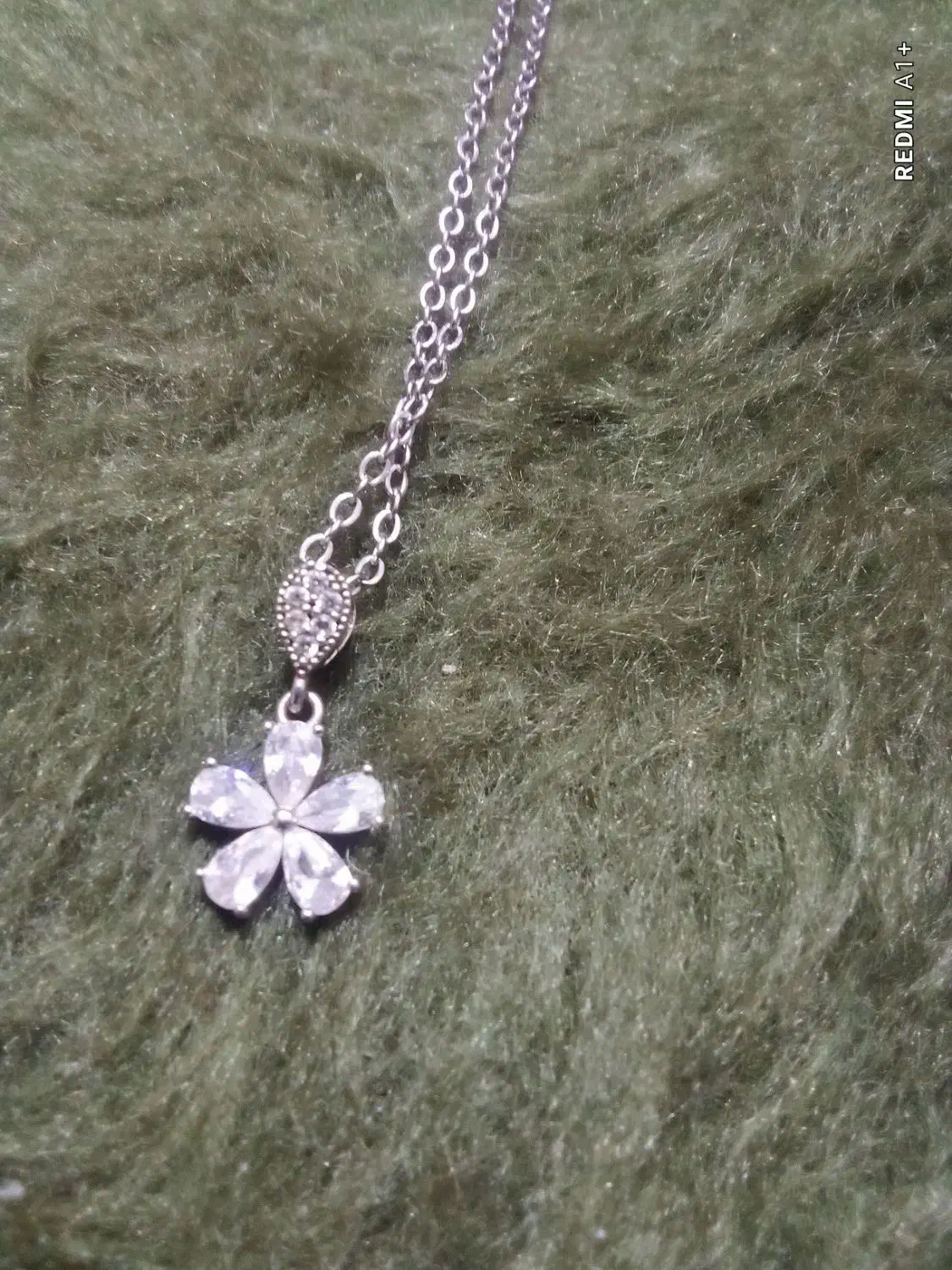 گل تو گردنی نقره کار نگین روش قشنگ کار شده|بدلیجات|اراک, |دیوار