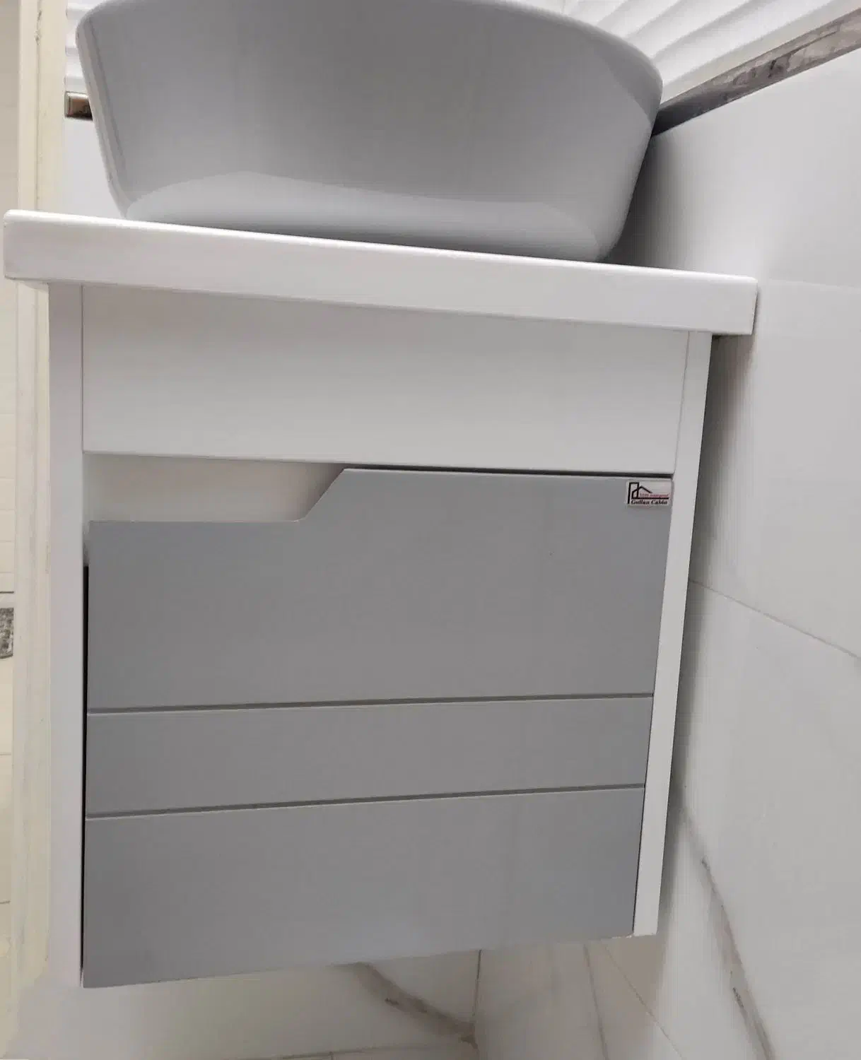 روشویی کاملا سالم در حد نو|لوازم سرویس بهداشتی|رشت, نظری|دیوار