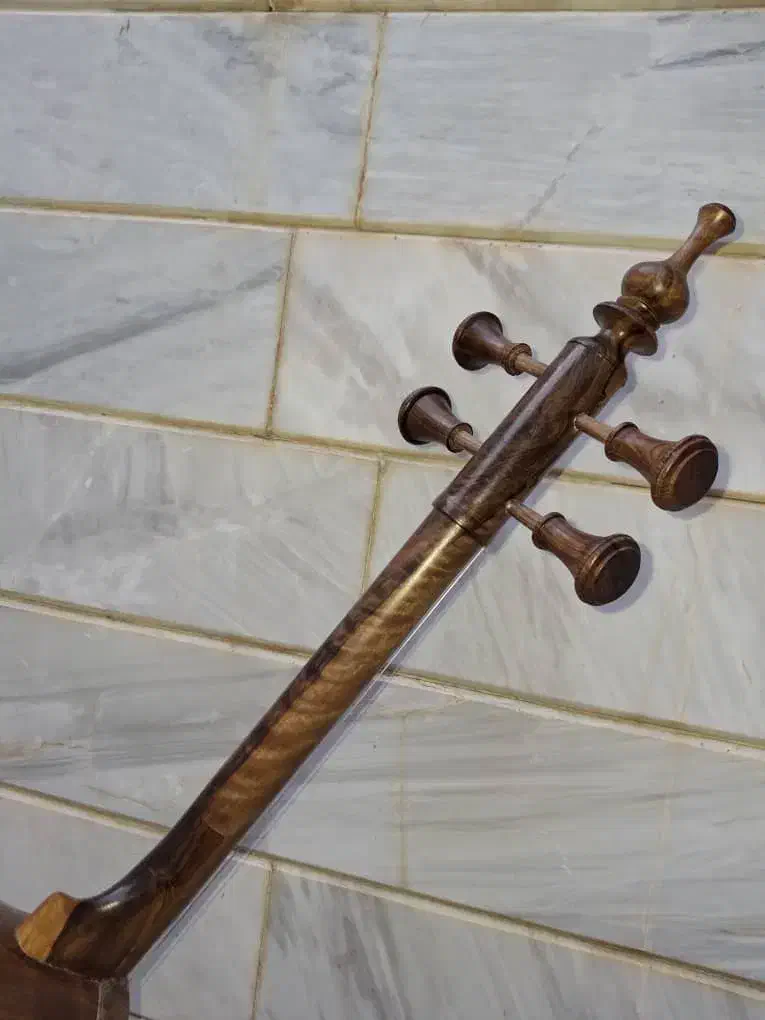 کمانچه لری کاسه شیپوری|سازهای سنتی|بروجرد, |دیوار