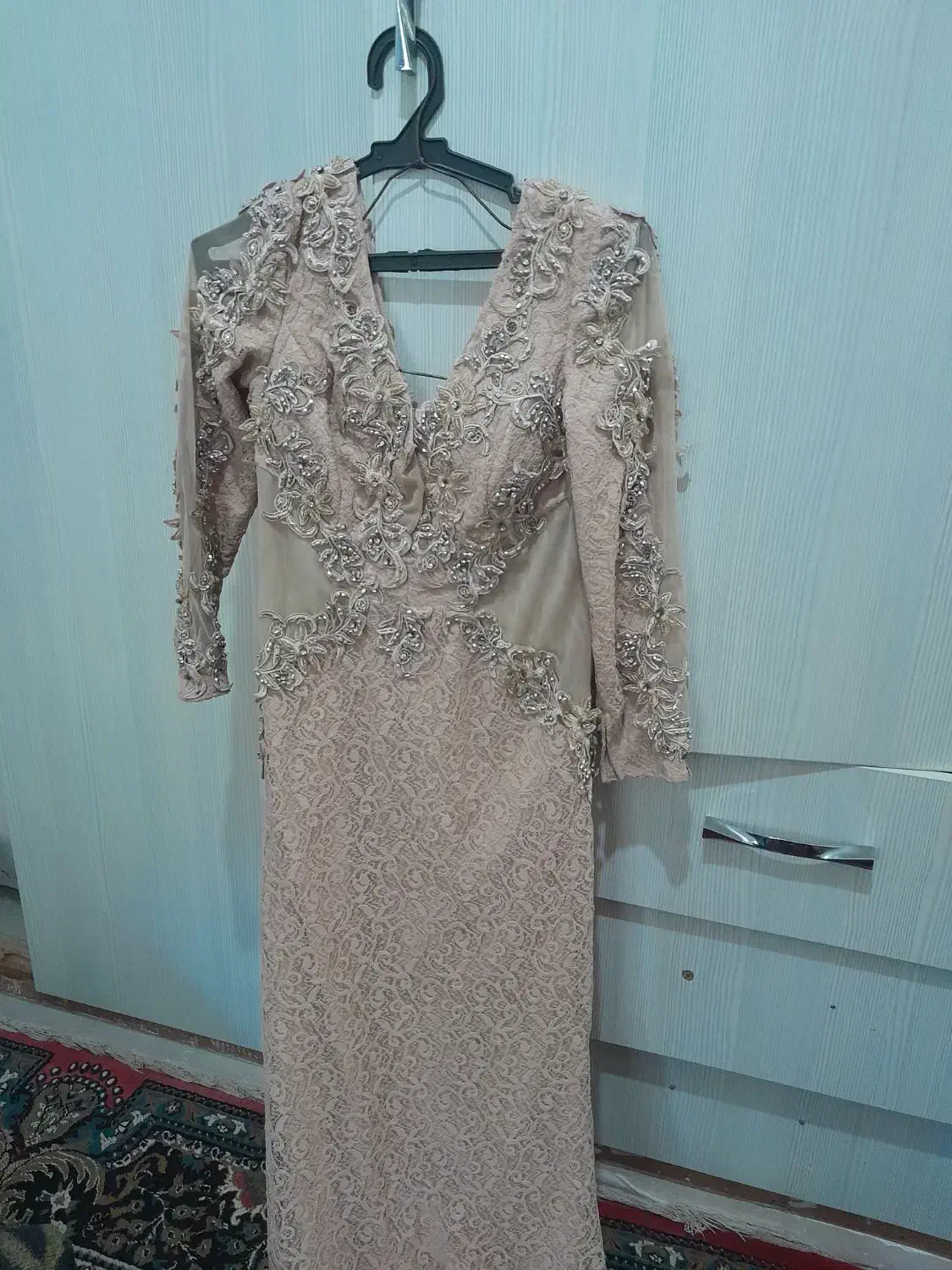 پیراهن مجلسی|لباس|گرگان, |دیوار