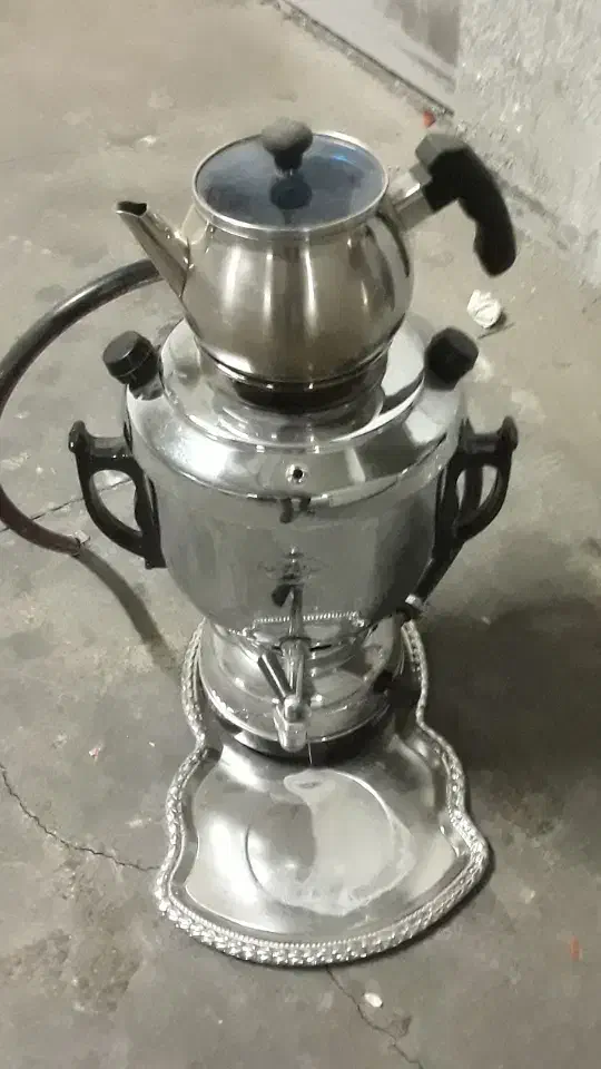 سماور گازی در حد نو همراه با قوری استیل و سینی|سماور، چای‌ساز، قهوه‌ساز|تهران, فردوس|دیوار