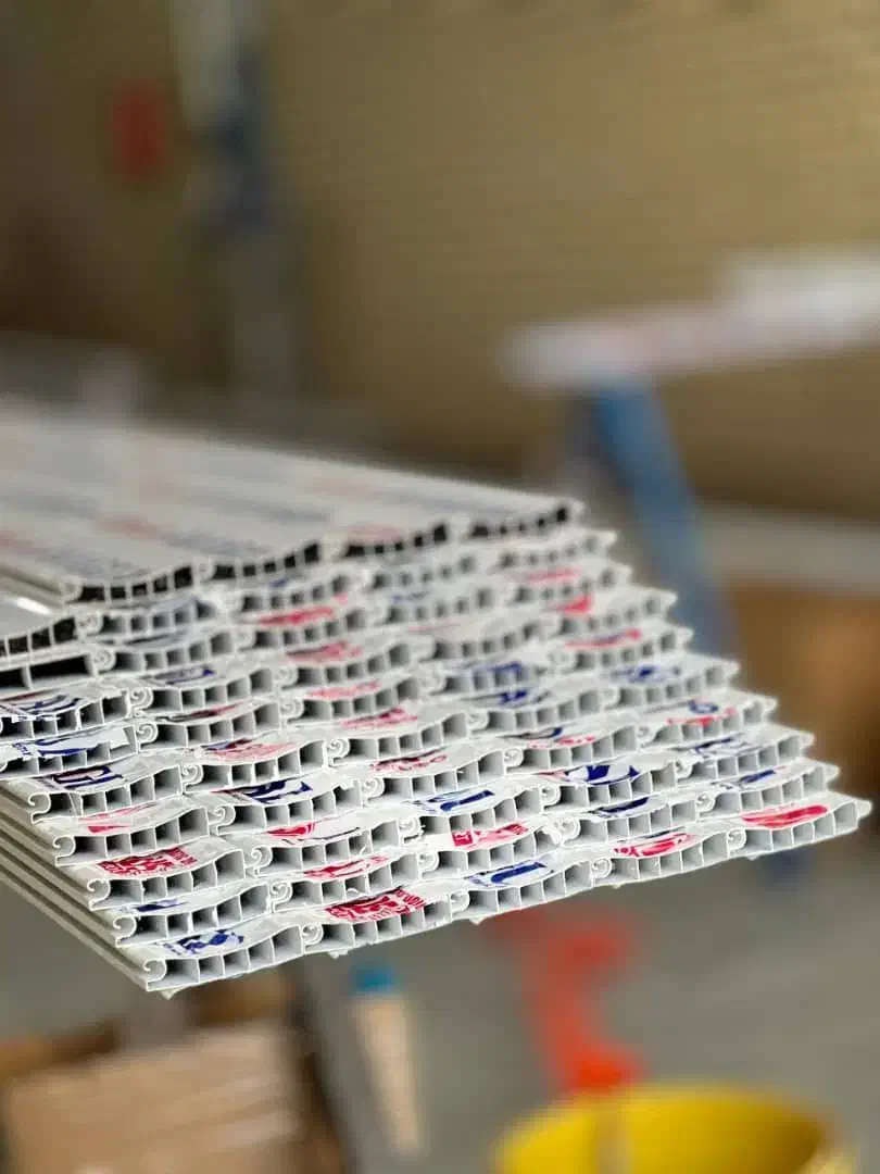 کرکره برقی و درب و پنجره upvc|خدمات پیشه و مهارت|اردبیل, |دیوار