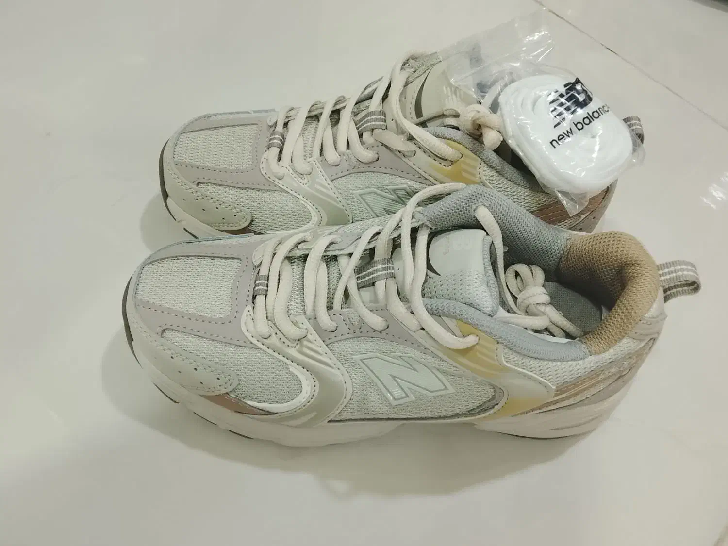 فروش تعدادی کفش اصل ویتنام|کیف، کفش، کمربند|درگهان, |دیوار