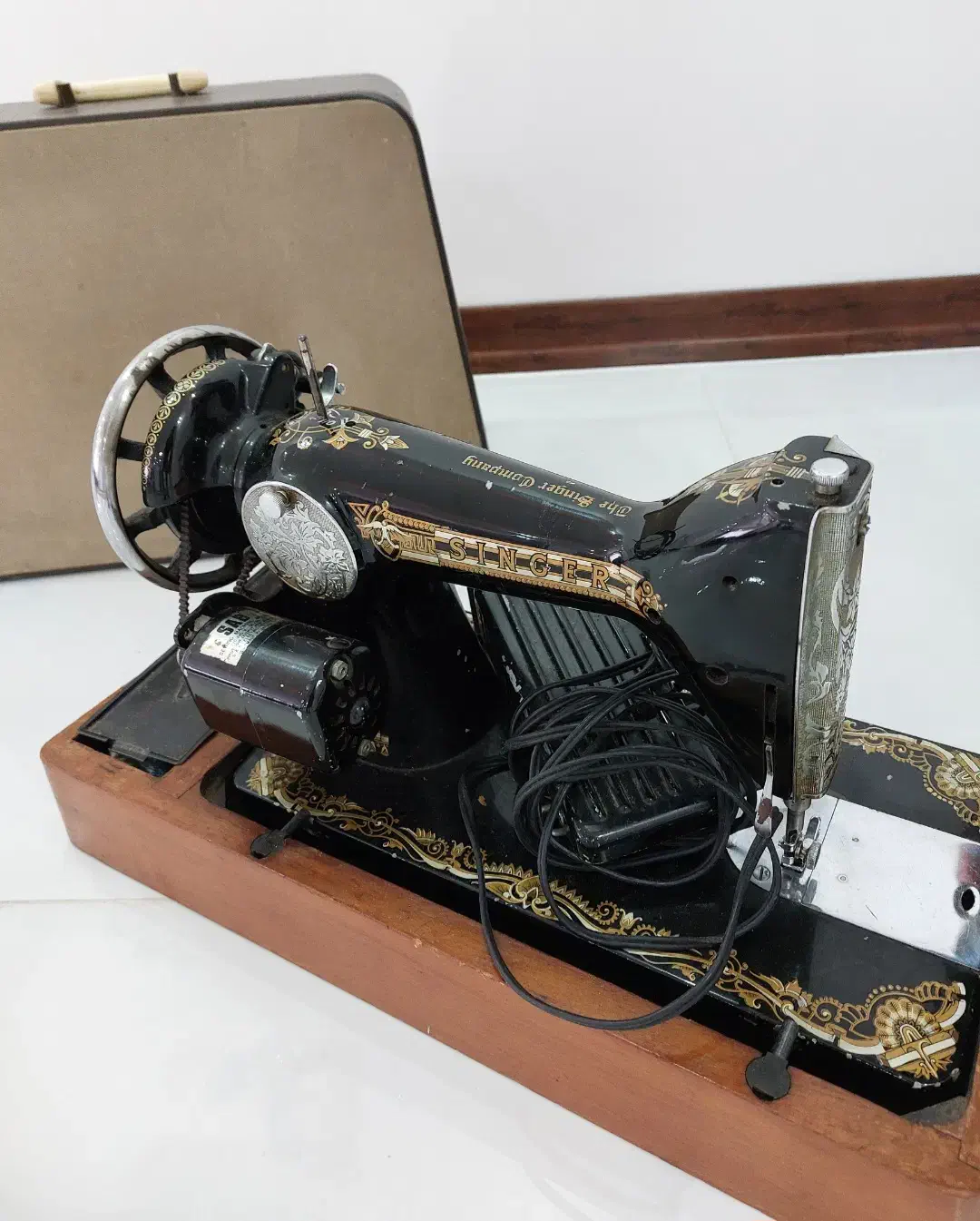 چرخ خیاطی سینجر قدیمی با موتور|چرخ خیاطی و ریسندگی|رشت, آب و برق|دیوار