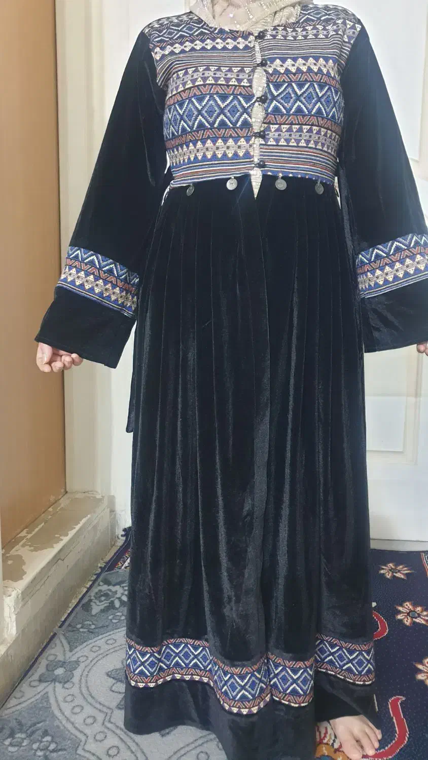 مانتو و شومیز|لباس|قرچک, میرزائی شمالی|دیوار