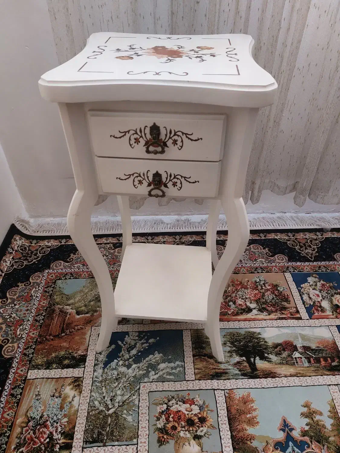 میز تلفن وگرامافون|میز تلفن|مشهد, فارغ التحصیلان|دیوار