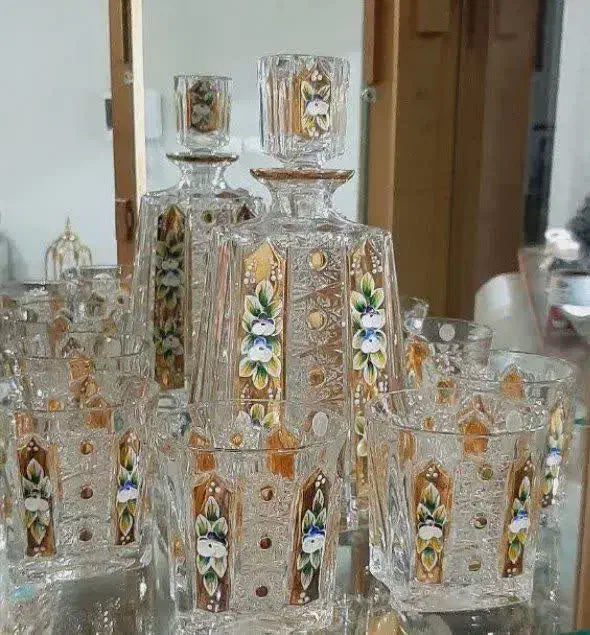 تنگ و جام طلاکوب بوهیما|صنایع دستی و سایر لوازم تزئینی|شاهینشهر, کوی مهدیه|دیوار