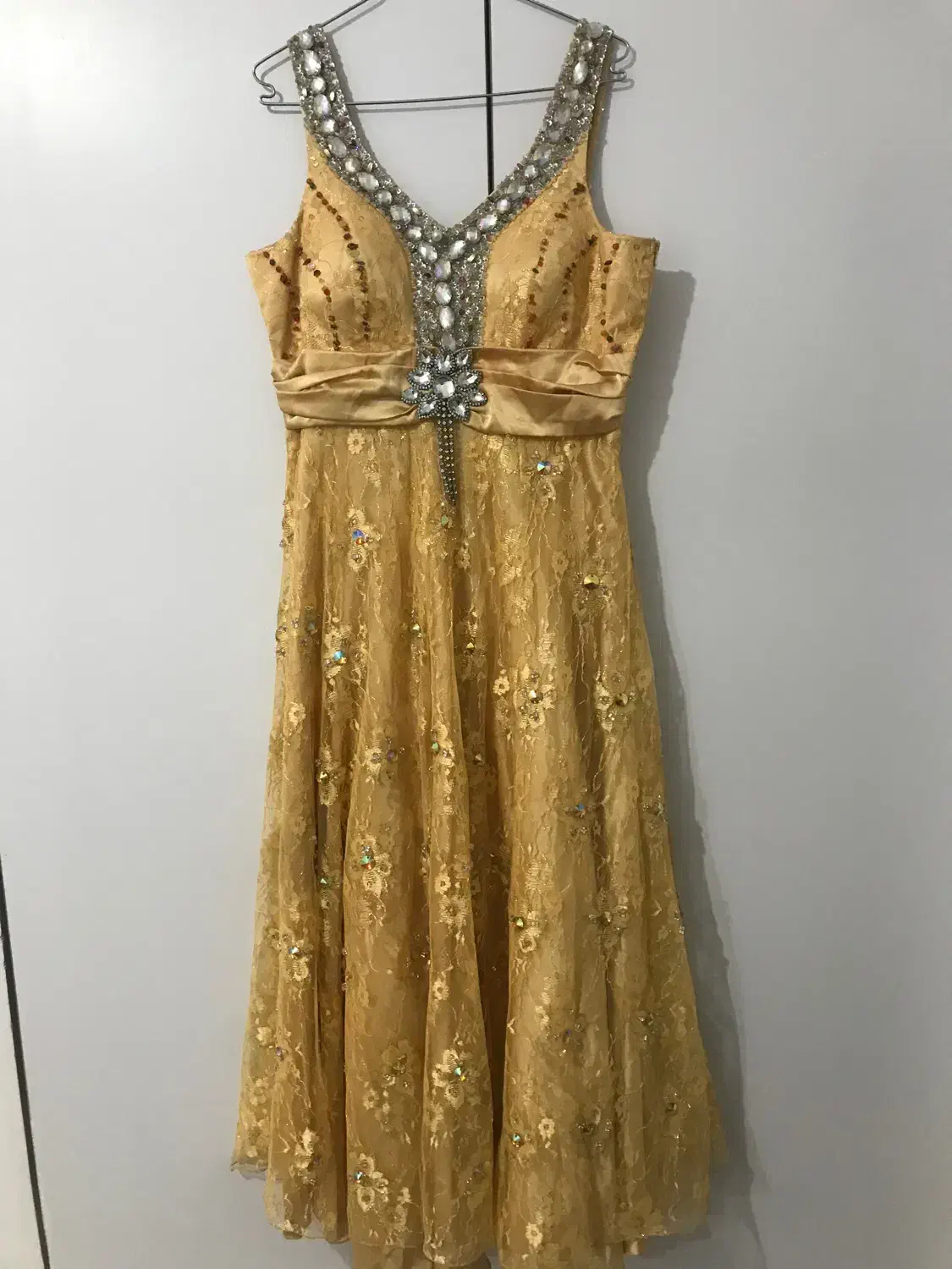 لباس مجلسی|لباس|صفادشت, |دیوار