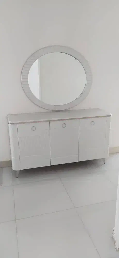 آیینه کنسول ومیزتی وی|بوفه، ویترین، کنسول|ایلام, |دیوار