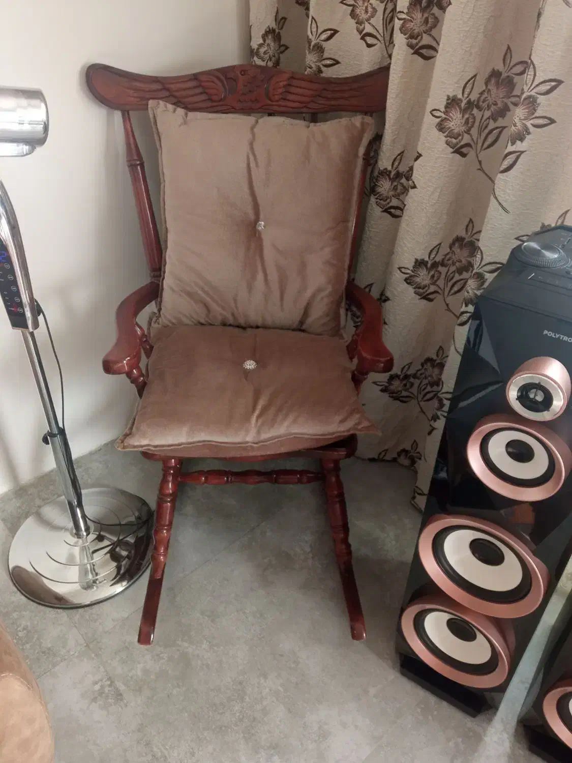 صندلی راک چوب راش|مبلمان خانگی و میز عسلی|مشهد, الهیه|دیوار