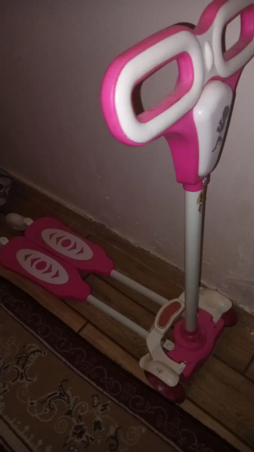 اسکوتر کاملا سالم|اسباببازی بچه|رشت, کوی مهر|دیوار