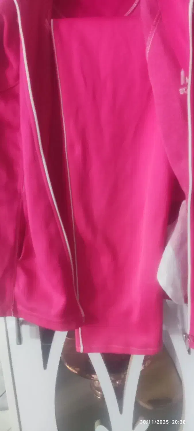 لباس ورزشی|لباس|نیشابور, فرح بخش|دیوار