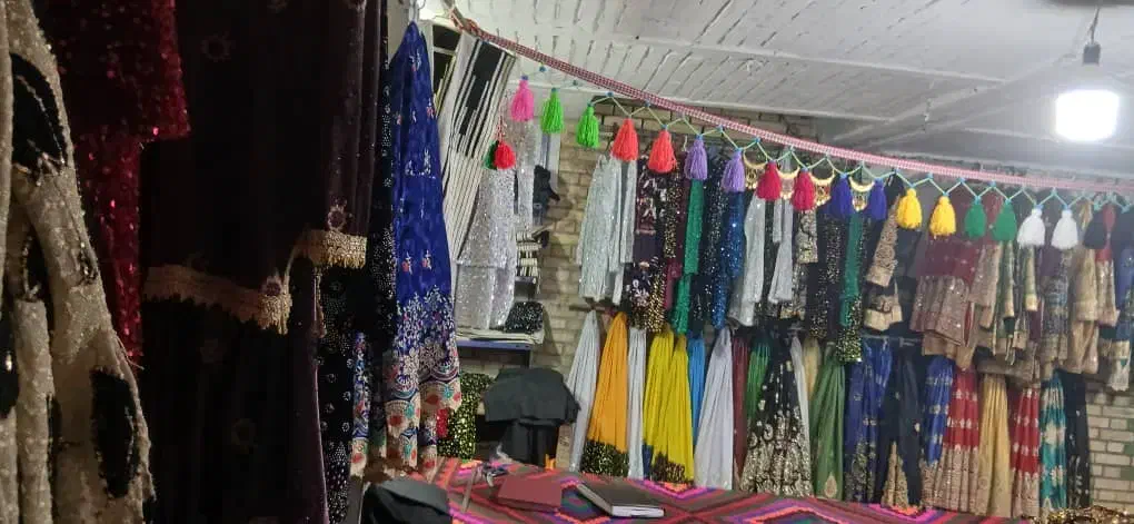 فروش و کرایه لباس محلی|لباس|خمینی‌شهر, |دیوار