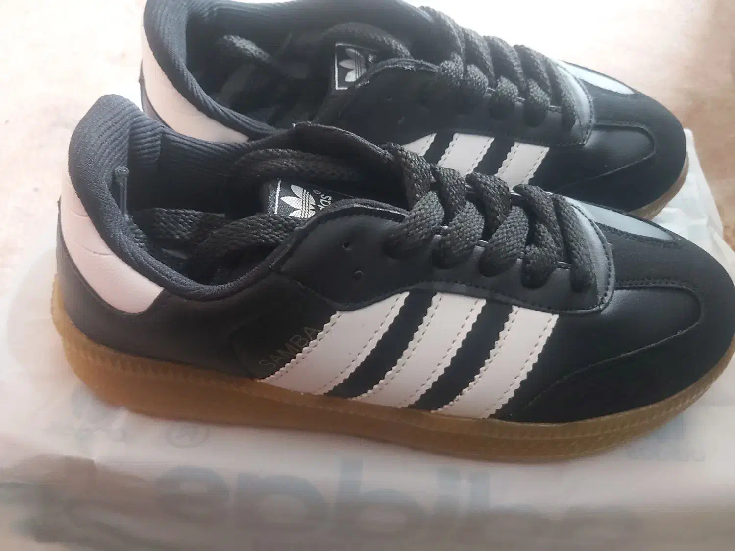 کتونی سمبا|کیف، کفش، کمربند|دوگنبدان, |دیوار