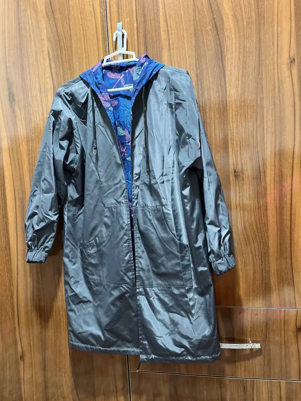 بارونی|لباس|گناباد, |دیوار