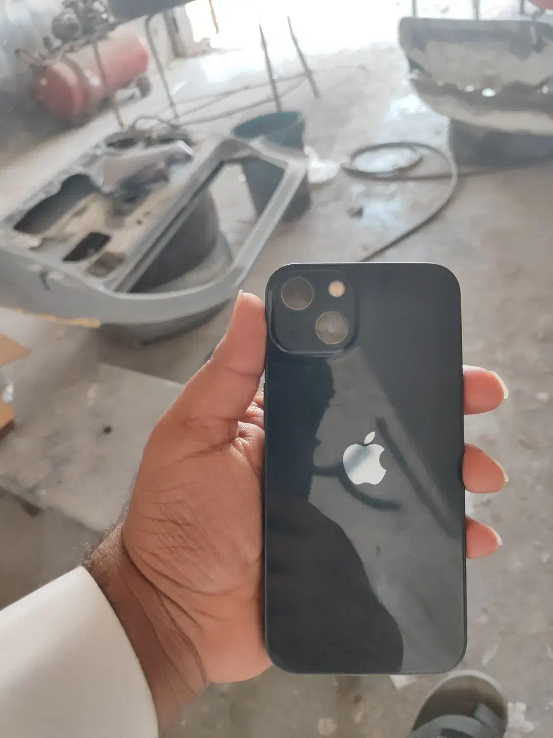 ایفن ۱۳ نرمال|موبایل|کنارک, |دیوار