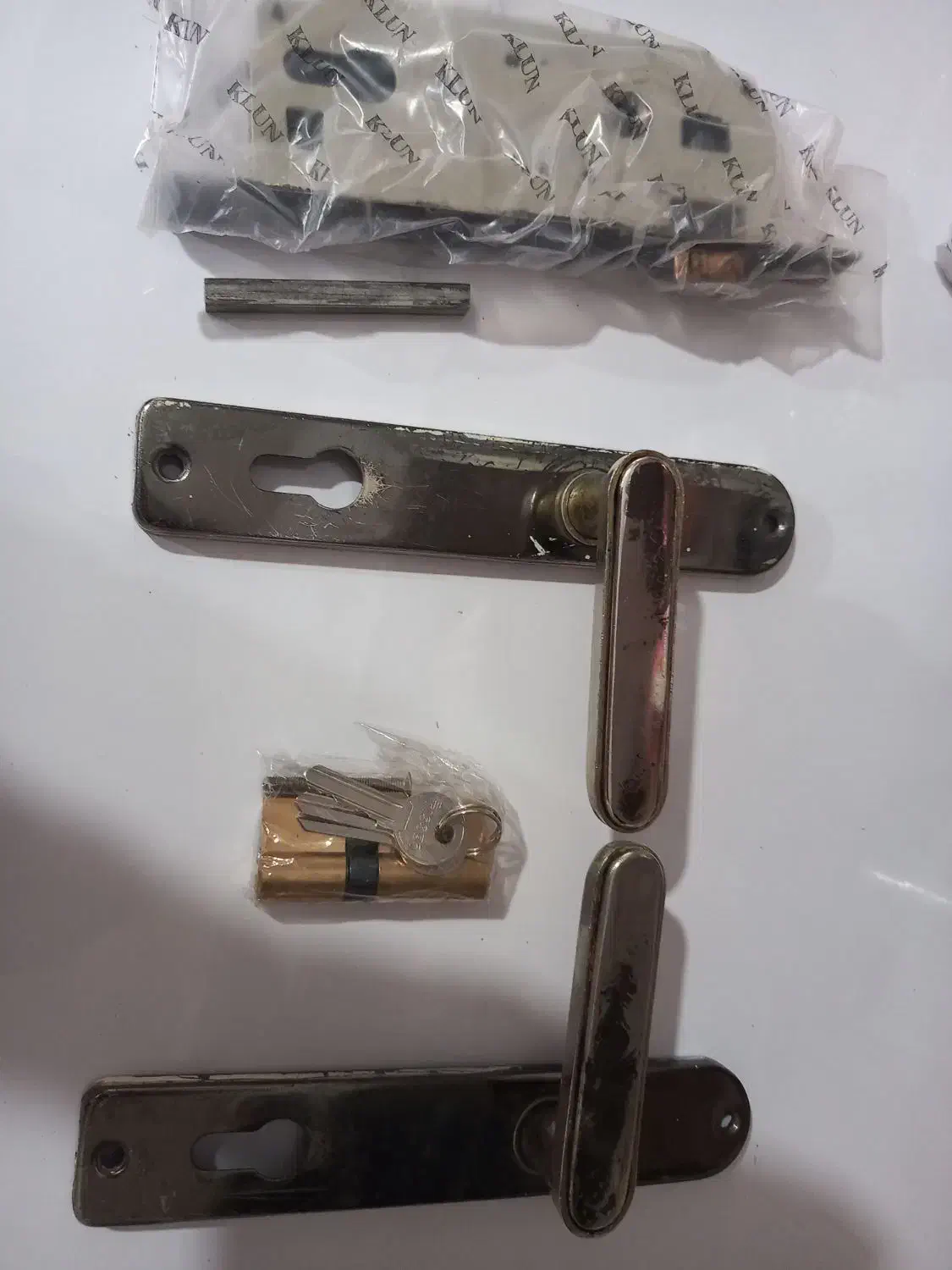 قفل درب واحد و اتاق|مصالح و تجهیزات ساختمان|کوهدشت, |دیوار