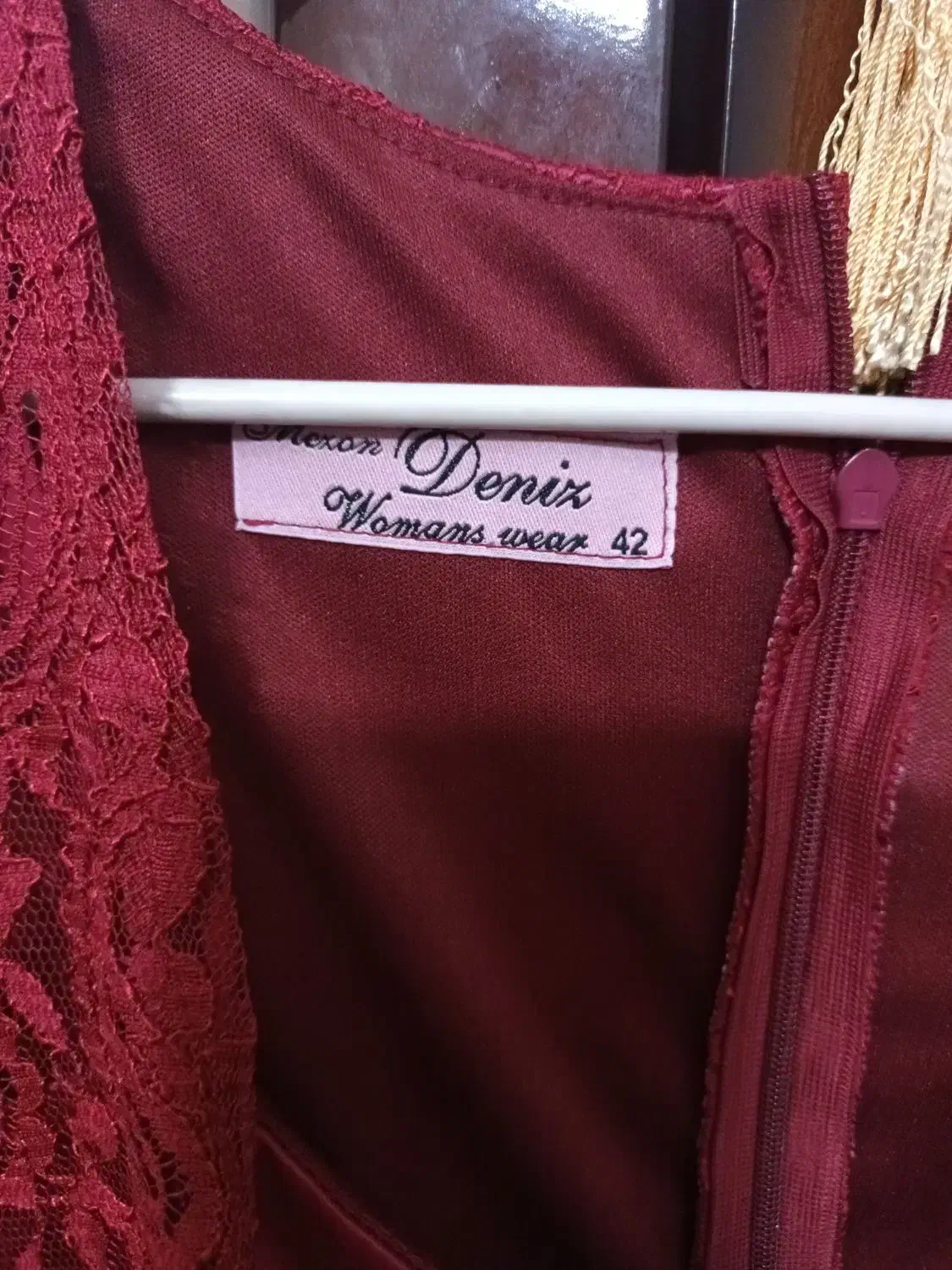 تعدادی لباس مجلسی شیک و تمیز در حد نو|لباس|رودهن, |دیوار