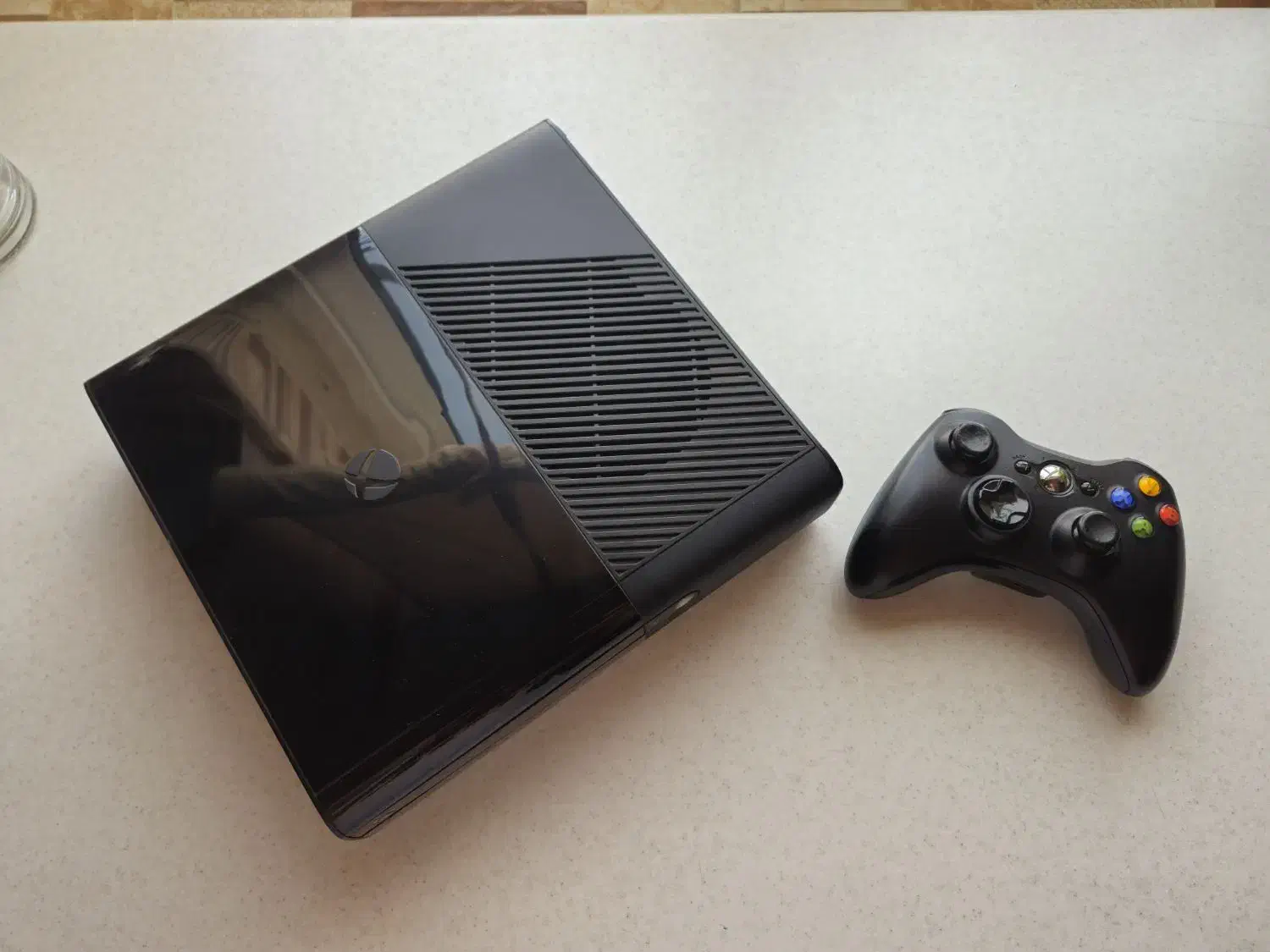 Xbox 360 سوپراسلیم و یک دسته|کنسول، بازی ویدئویی و آنلاین|فردیس, فردیس|دیوار