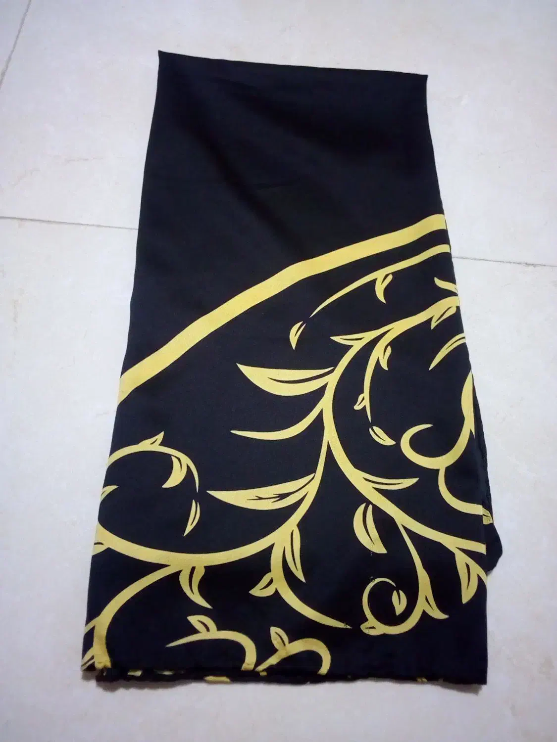 فروش روسری وشال|لباس|رشت, دروازه لاکان|دیوار